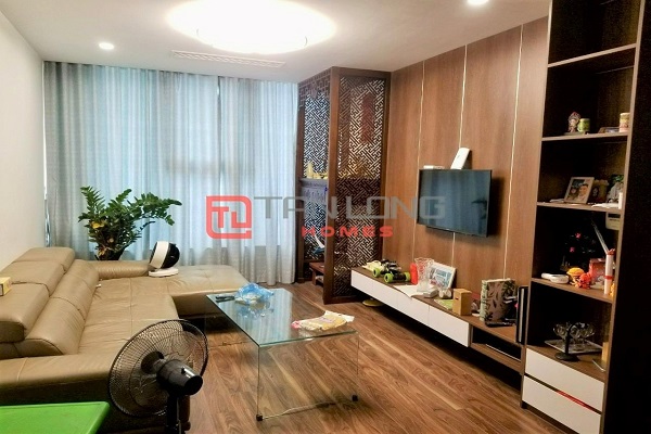 Bán căn 2PN/93m2 full đồ mới view công viên hồ điều hòa tòa N01T8 